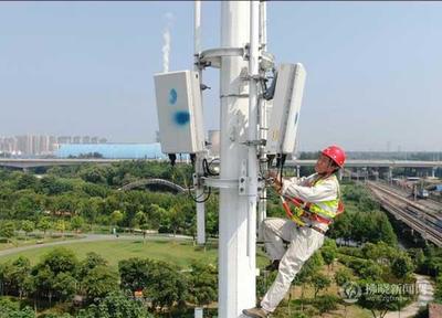 無(wú)懼夏日炎熱，以汗水“衛(wèi)”護(hù)通信服務(wù)——記通訊設(shè)備修理人員的堅(jiān)守與奉獻(xiàn)